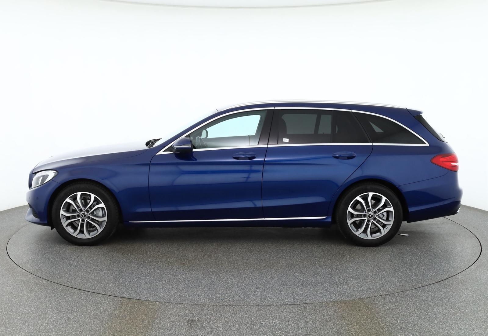 Mercedes-Benz C180 T CGI Avantgarde LED Navi Kamera PDC AHK