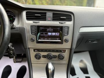 Volkswagen Golf - 10