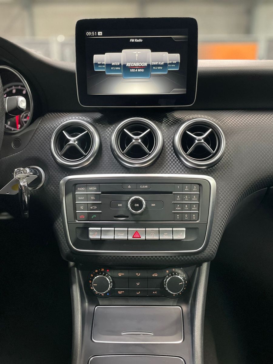 Fahrzeugabbildung Mercedes-Benz A 180 Urban #Sport#LED#Tempo.#Leder