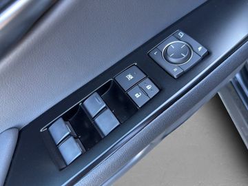 Lexus UX - 11