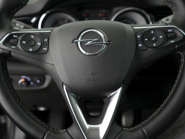 Insignia B ST DYNAMIC AT+AHK+NAVI+RÜCKFAHRKAMERA