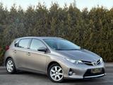 Toyota Auris 2.0 diesel-Start Edition-Camera-Klimaaut. - Toyota Auris mit Anhängerkupplung