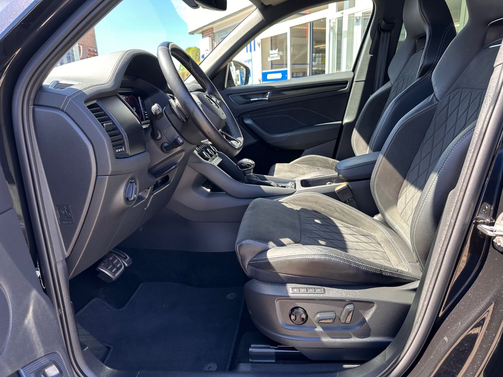 Fahrzeugabbildung SKODA Kodiaq Sportline 2.0 TDI 4x4 Matrix/AHK/ACC/Navi