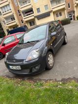Ford Fiesta 1,4 16V Black Magic Black Magic - Ford Fiesta: Magic