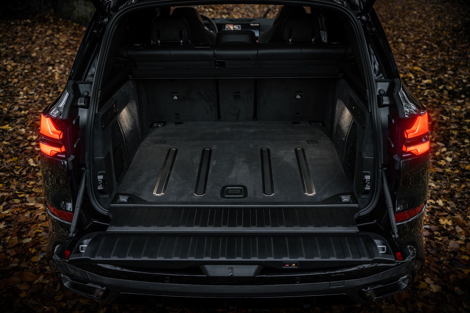 Fahrzeugabbildung BMW X5 40d xDrive M-SPORT PRO|AHK|CARBON|LUFT|ICONIC