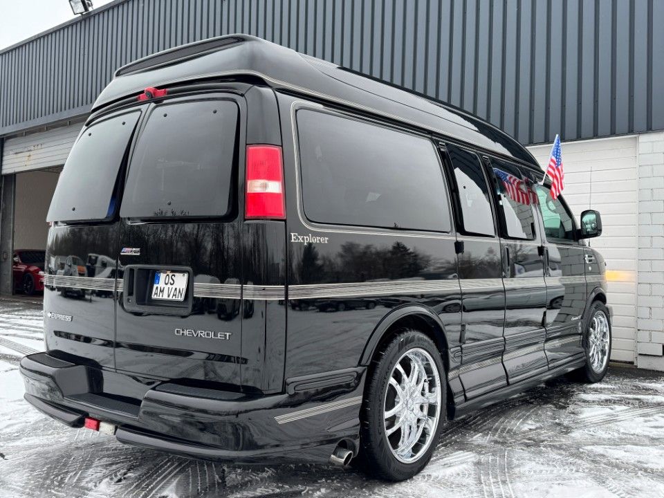 Fahrzeugabbildung Chevrolet Express Chevy Van Explorer Ltd. 70 Tkm 22"