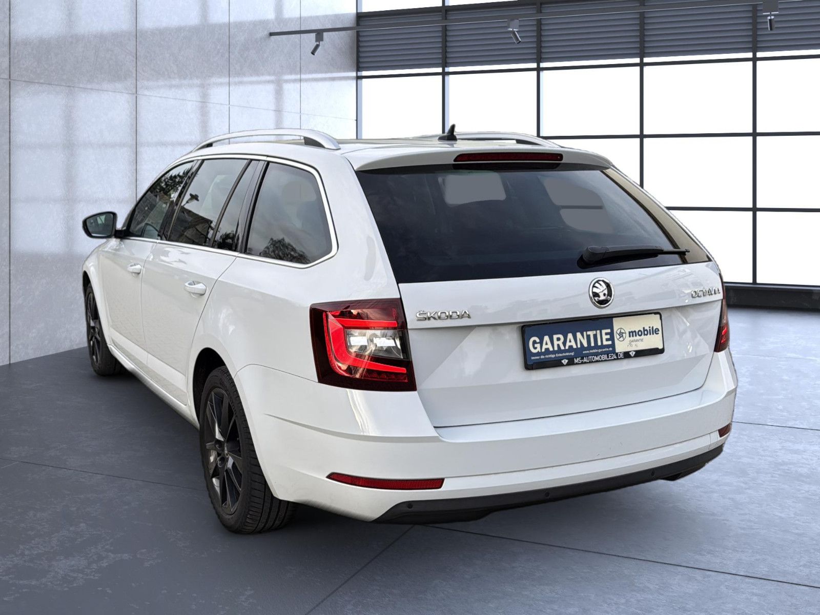 Fahrzeugabbildung SKODA Octavia Combi Style / AHK / unfallfrei / Top !!