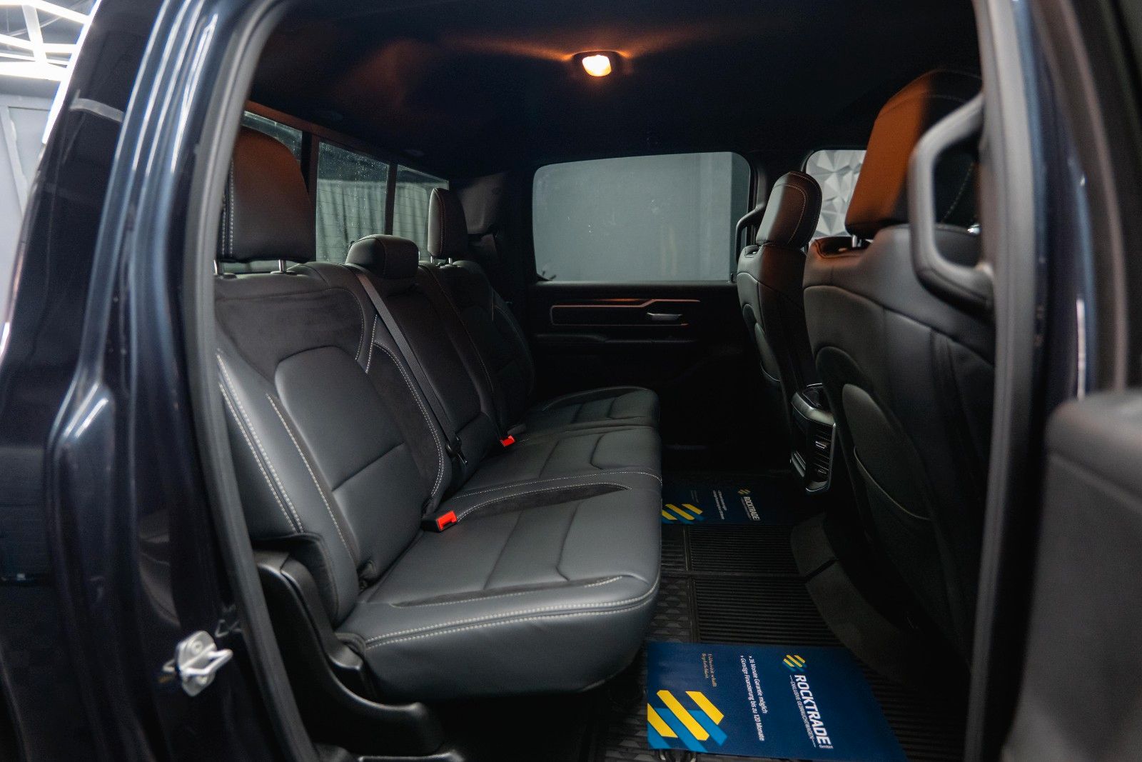 Fahrzeugabbildung Dodge RAM 5.7 V8 HEMI 4x4 OFFROAD Night Limited 19%