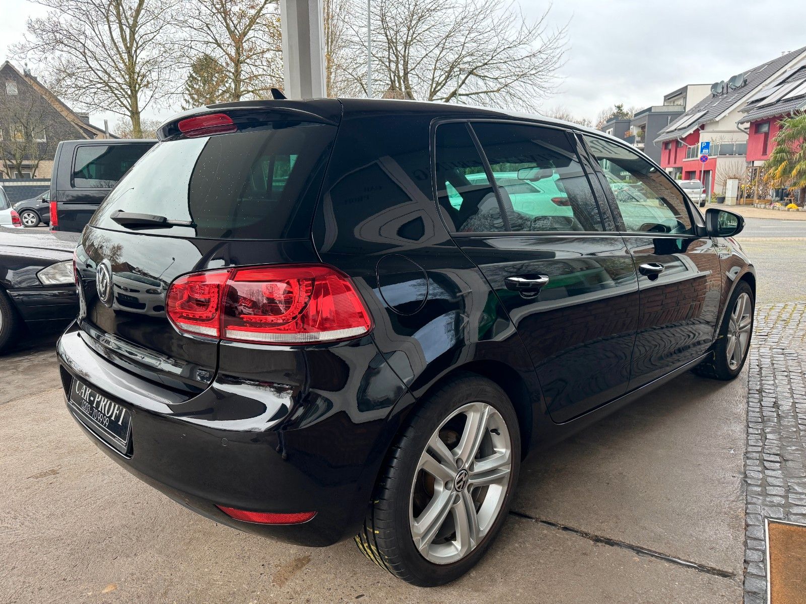 Fahrzeugabbildung Volkswagen Golf VI R-line DSG Klimaaut./PDC/Bluetooth