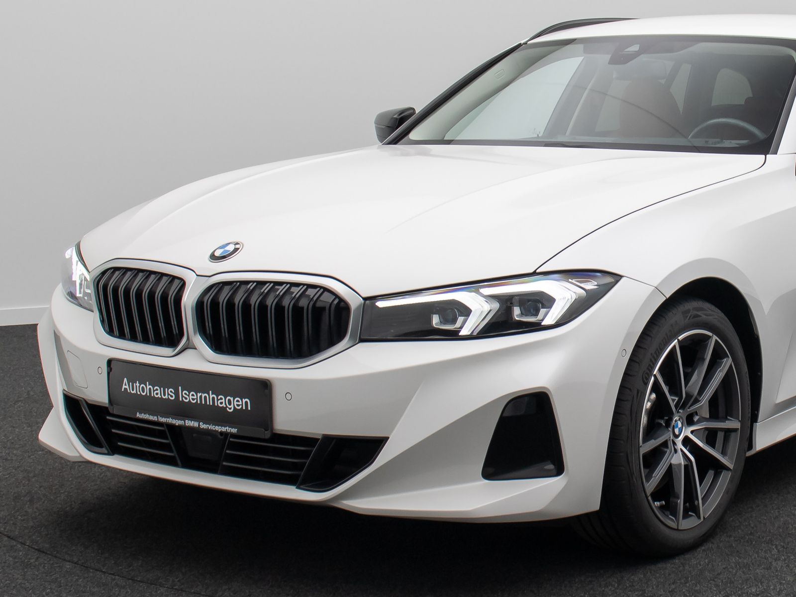 Fahrzeugabbildung BMW 330i Komfort HUD Kamera H/K Leder Sport 18Zoll
