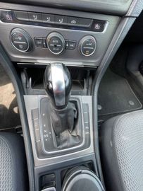 Volkswagen Golf - 10