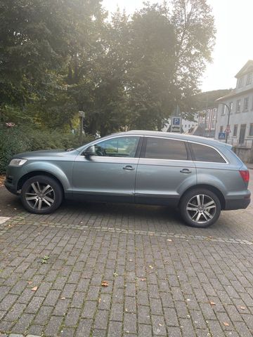 Audi Q7 3.0 TDI QUATTRO SUV AHK 20 Zoll Sl...