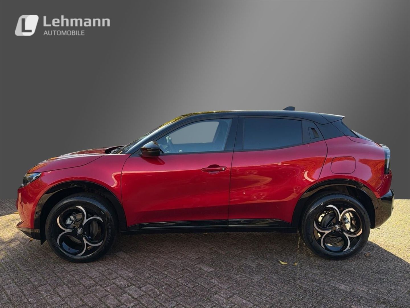 Fahrzeugabbildung Alfa Romeo Junior Ibrida 1.2 VGT 48V-Hybrid 107 kW Ti