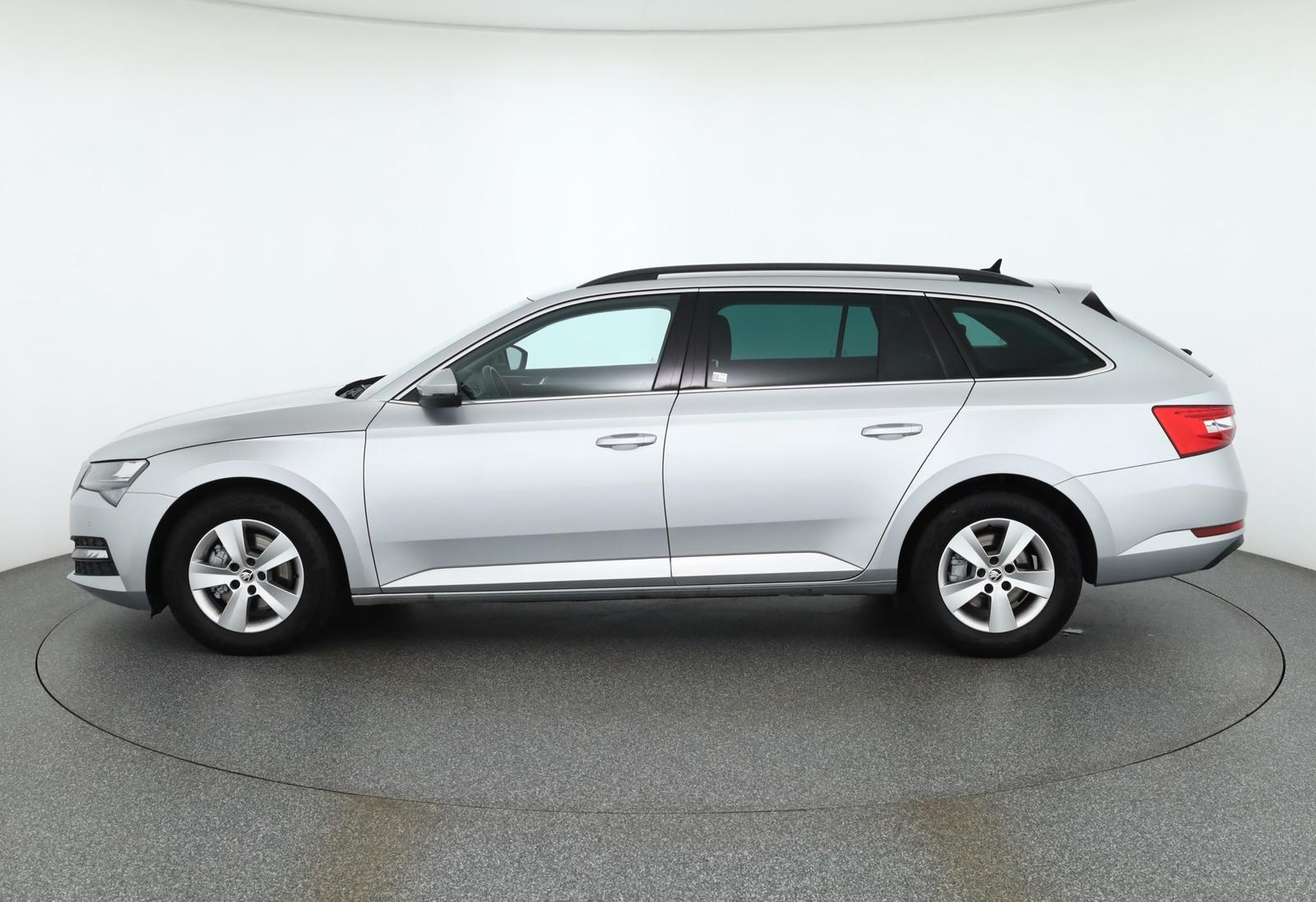 Skoda Superb Combi 2.0 TDI DSG Standheizung ACC 360°