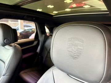 Porsche Cayenne - 6