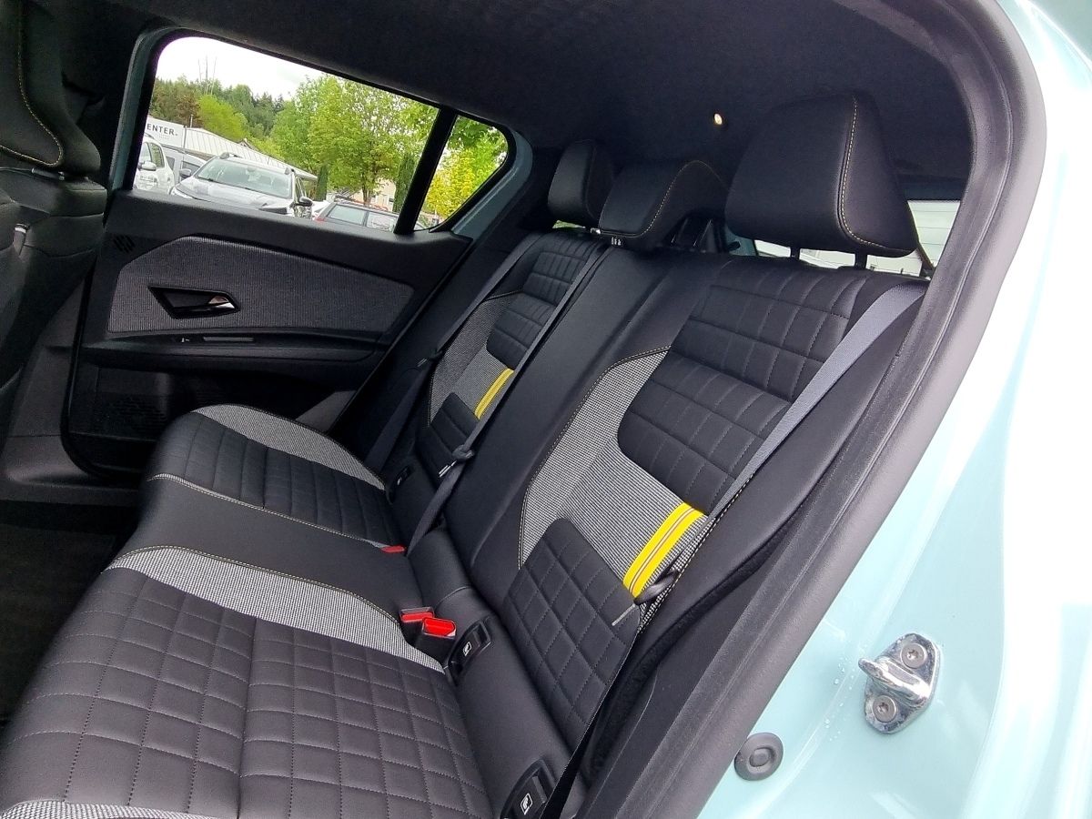 Fahrzeugabbildung Renault R 4 E-Tech elektrisch Iconic 150 Comfort Range