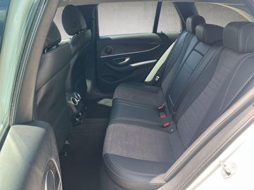 Mercedes E 200 - 11