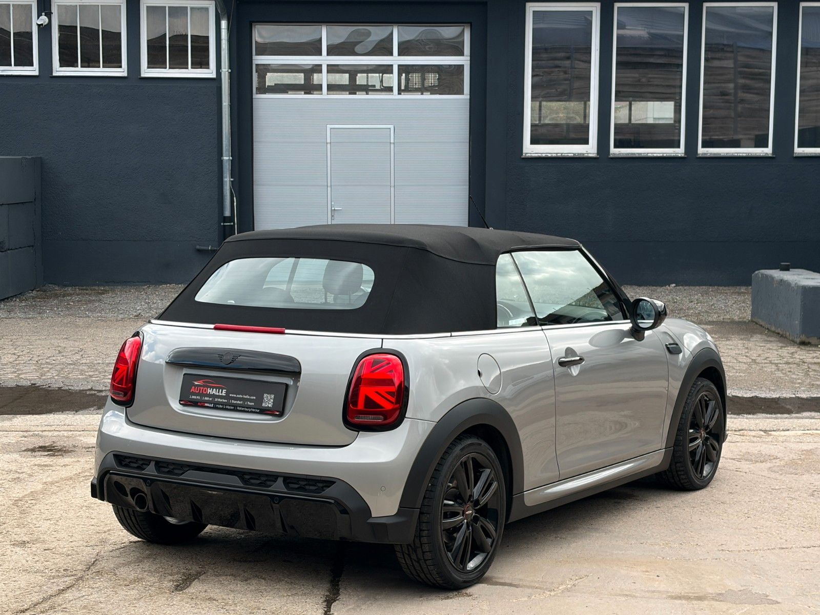 Fahrzeugabbildung MINI Cooper Cabrio JCW-Trim CarPlay Navigation LHZ