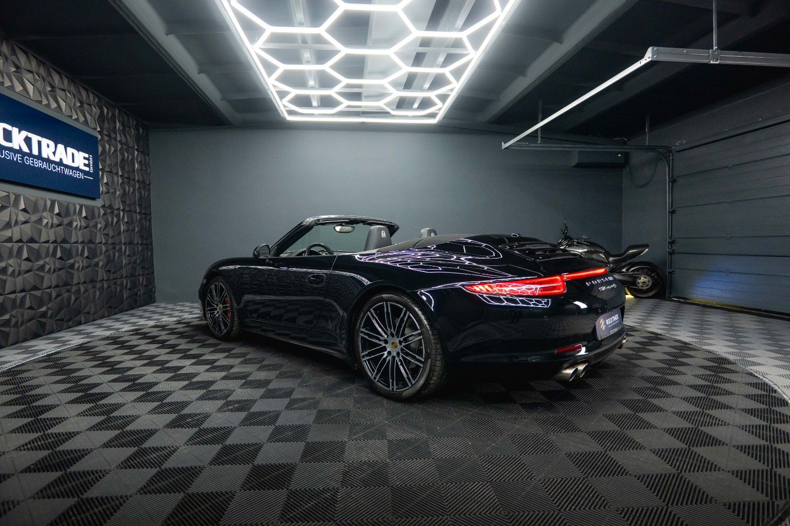 Fahrzeugabbildung Porsche 911 Carrera 4 S Cabriolet Sport Chrono Garantie