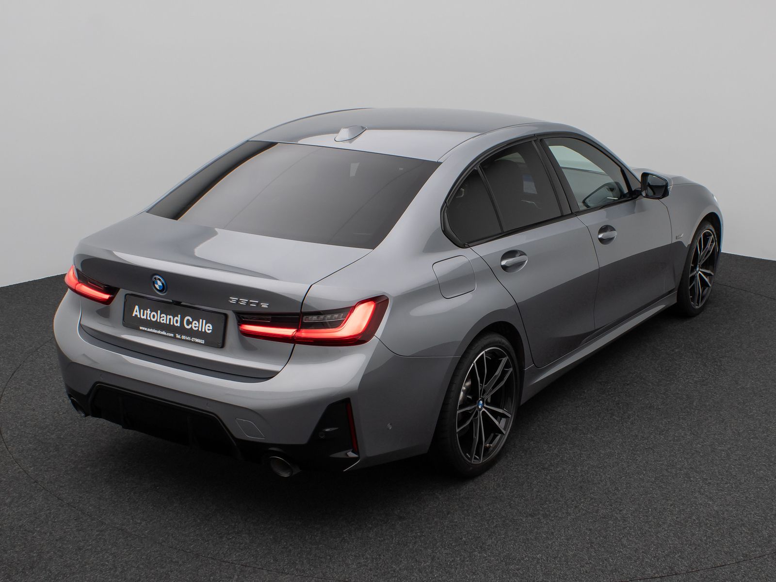 Fahrzeugabbildung BMW 330e M Sport Kamera HUD DAB H/K DrivAssis 19Zoll