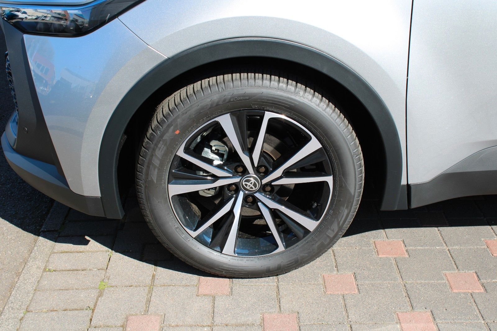 Fahrzeugabbildung Toyota C-HR Hybrid Teamplayer