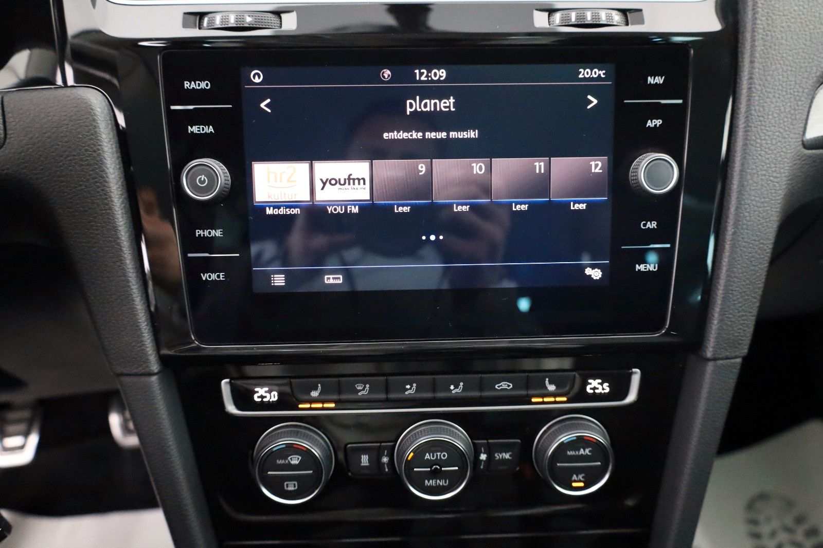 Fahrzeugabbildung Volkswagen Golf VII Lim. Join Navi,SH,ACC,PDC,Allwetter