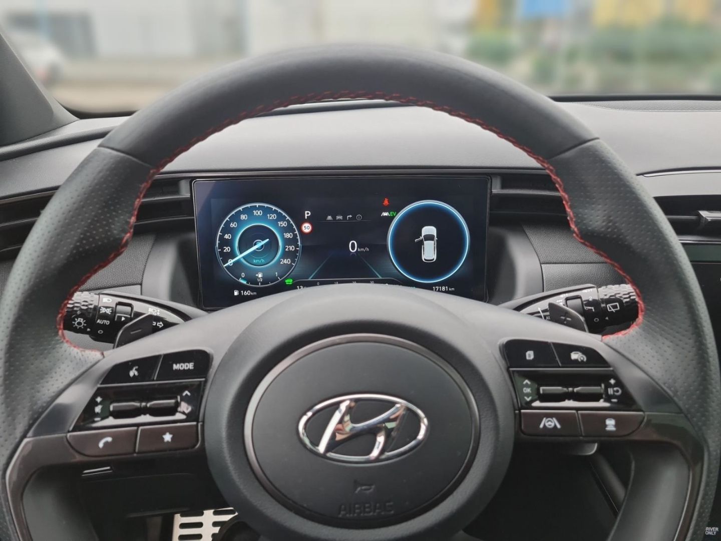 Fahrzeugabbildung Hyundai Tucson Line Hybrid 1.6 T-GDi 230PS 6-AT 2WD N LI