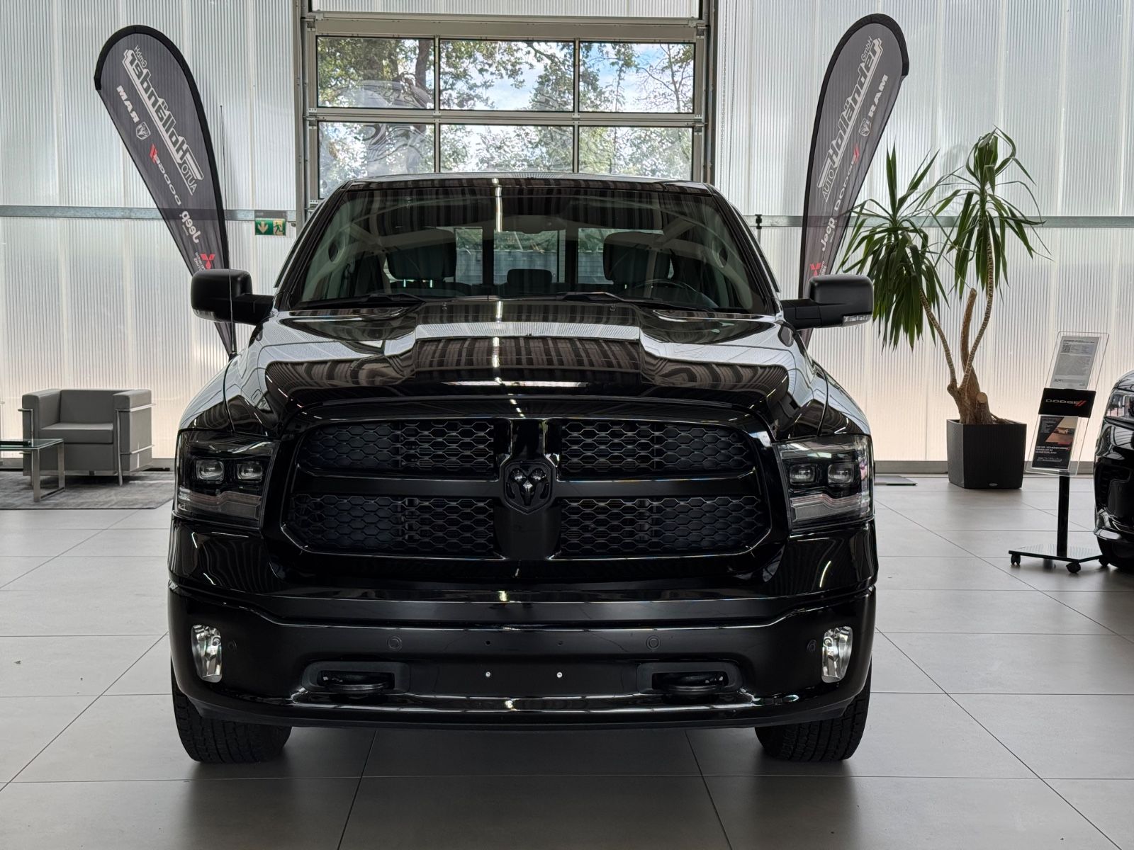 Fahrzeugabbildung Dodge RAM 1500 Classic Black Edition LPG LED TOP