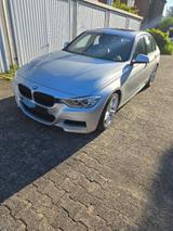 BMW 328i/Sport Automatik/M/Leder/Pano/HeadUp/HKSound - BMW 3er Reihe in Essen