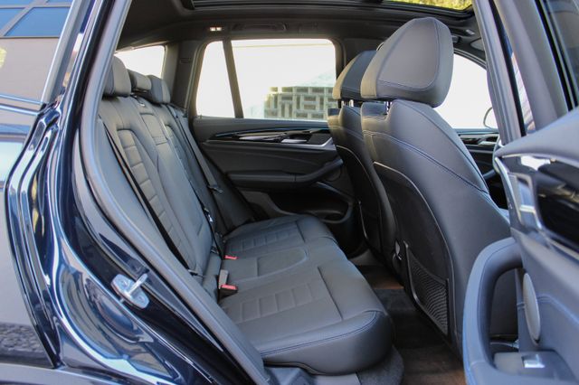 BMW iX3 IMPRESSIVE / SHADOW LINE / LASER / M-SPORT