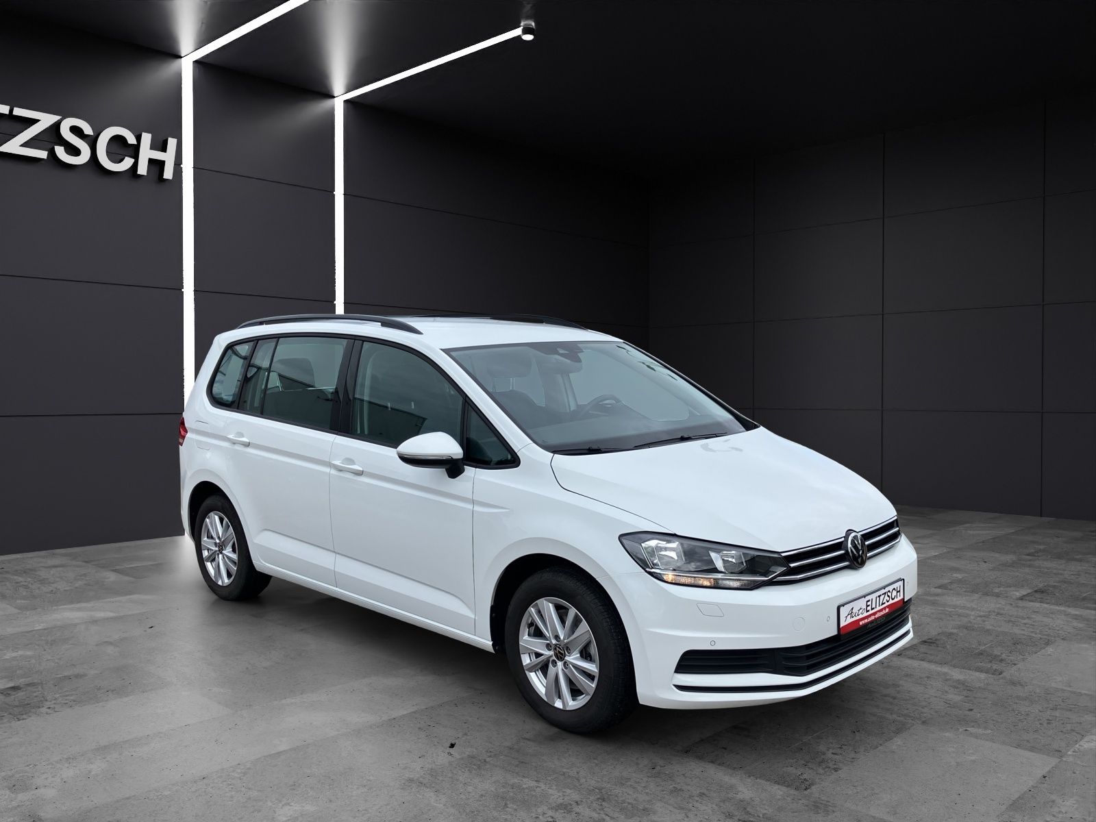 Fahrzeugabbildung Volkswagen Touran TSI Comfortline DSG LED Navi ACC PDC SH