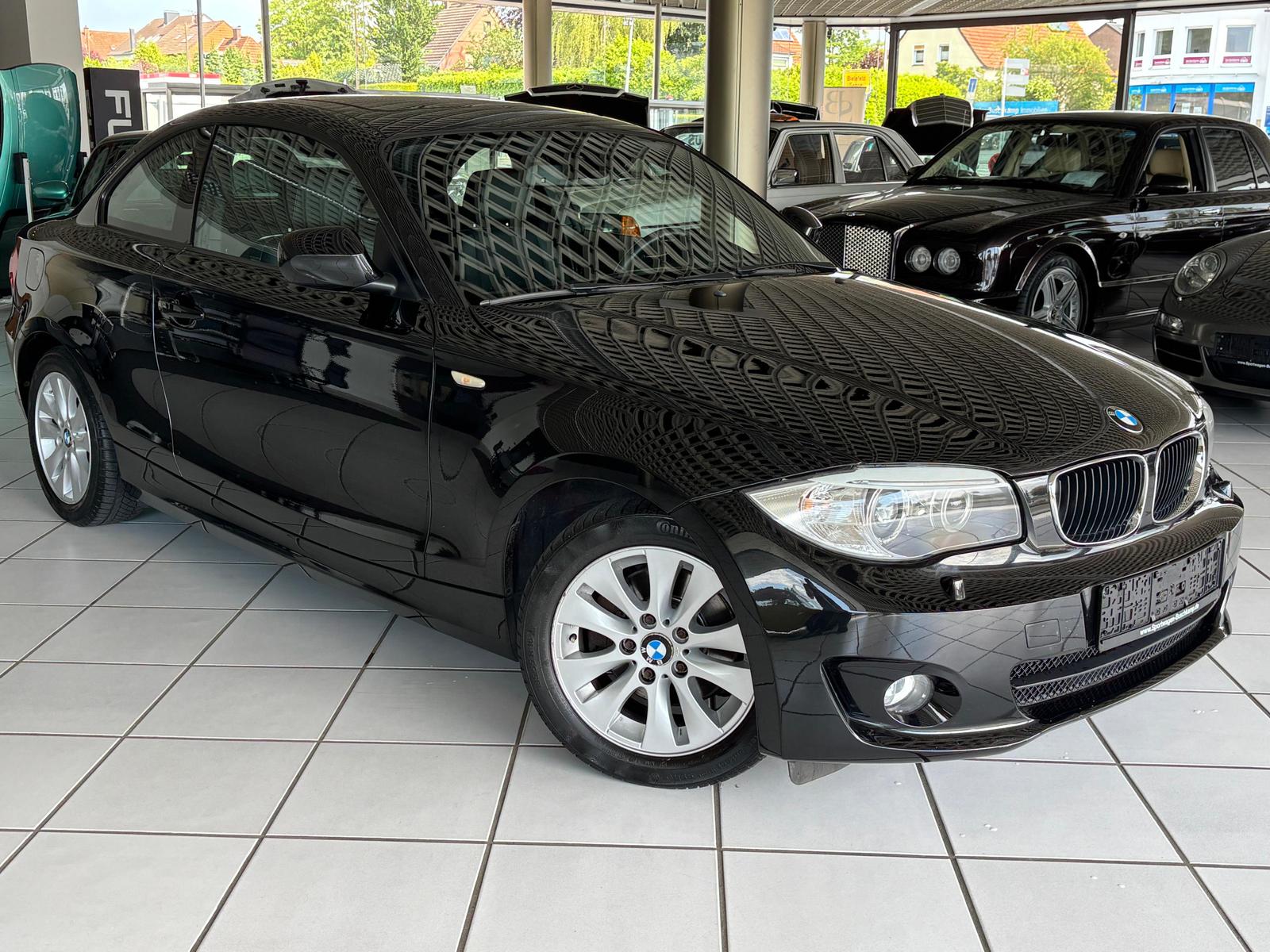 BMW 120 i Coupe AUTOMATIK/TEMPOMAT/SHD/ 1.HAND 