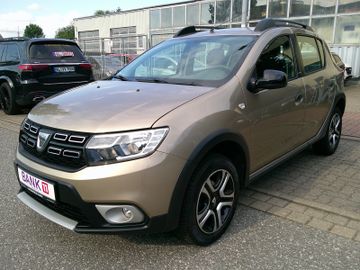 Dacia Sandero II Stepway Celebration 1 Hand
