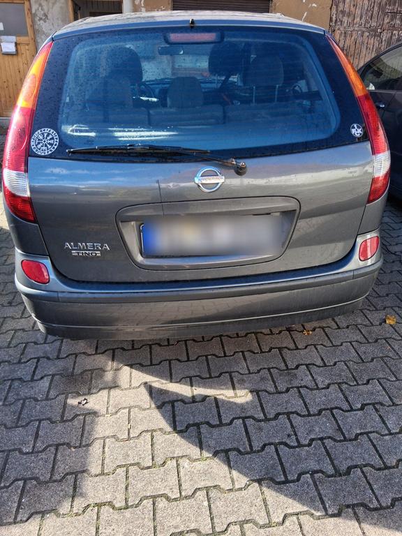 Nissan Almera Tino