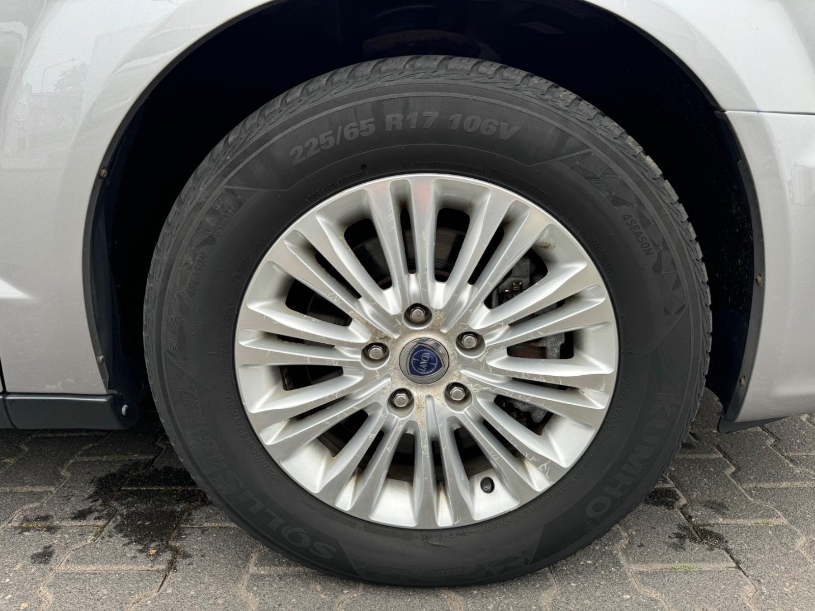 LANCIA VOYAGER SILVER 2.8 177 CH BVA 7 PLACES / CUIR / CLIM AUTO - 171300 km