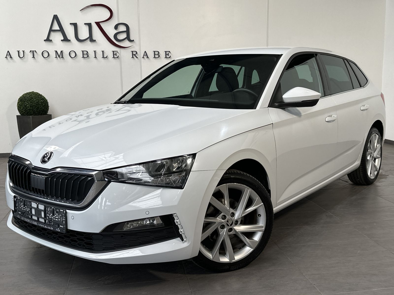 Fahrzeugabbildung SKODA Scala 1.5 TSI DSG Style LED+ACC+KAMERA+SHZ+CARPL