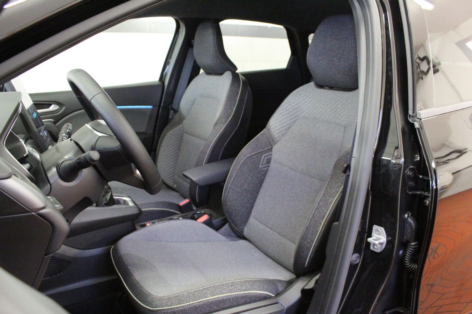 Fahrzeugabbildung Renault Captur TCe 115 KISS Sondermodell *Winter-Pak*Nav