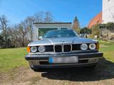 BMW E32 730i - BMW 730: E32