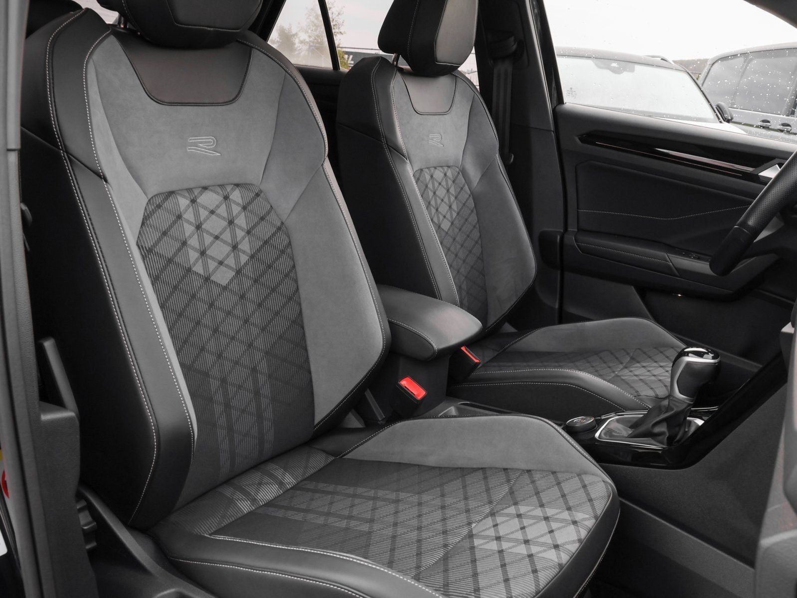 Volkswagen T-Roc - Bild 7