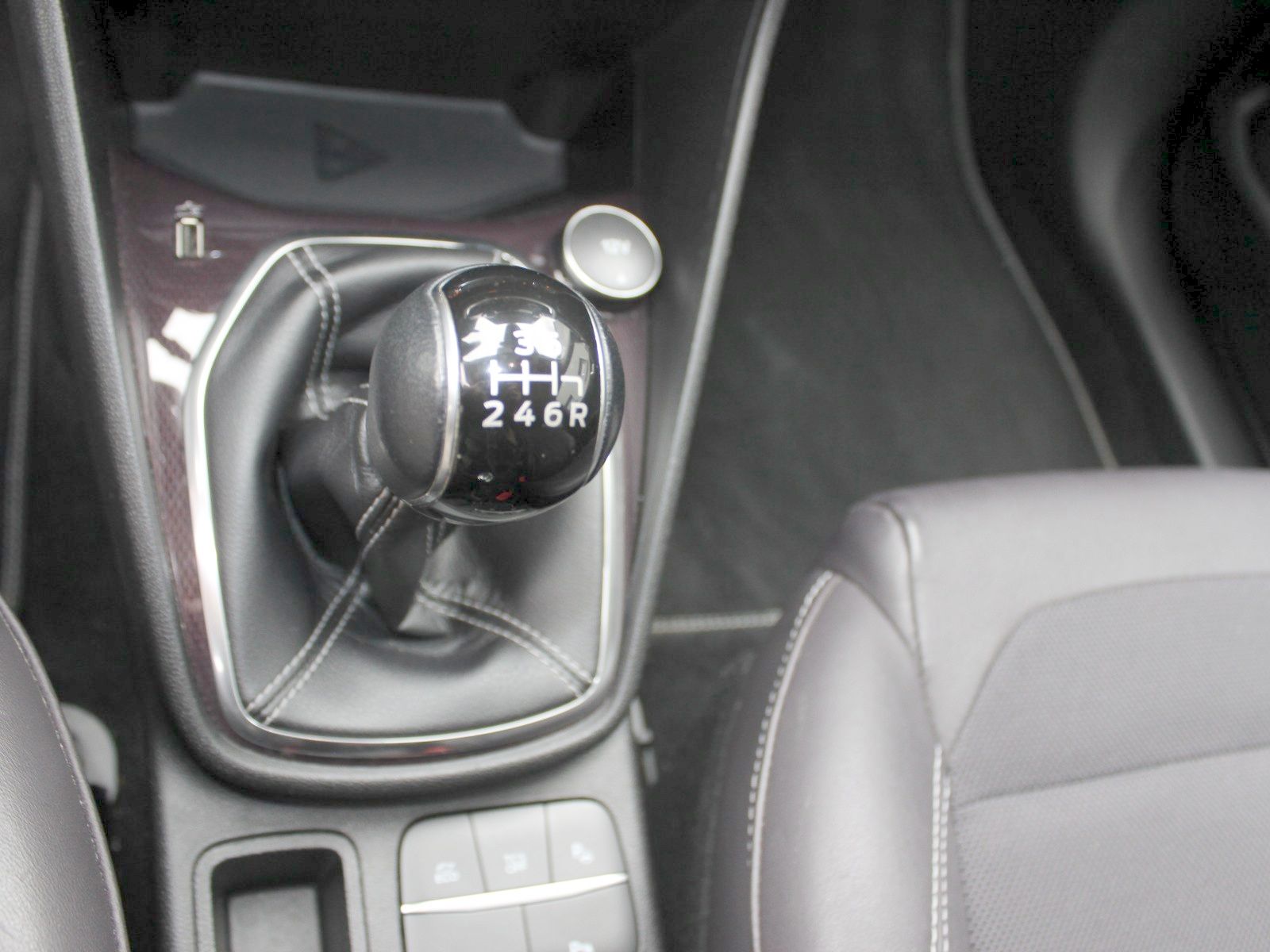 Fahrzeugabbildung Ford Fiesta Vignale 1,0 EcoBoost Start/Stopp