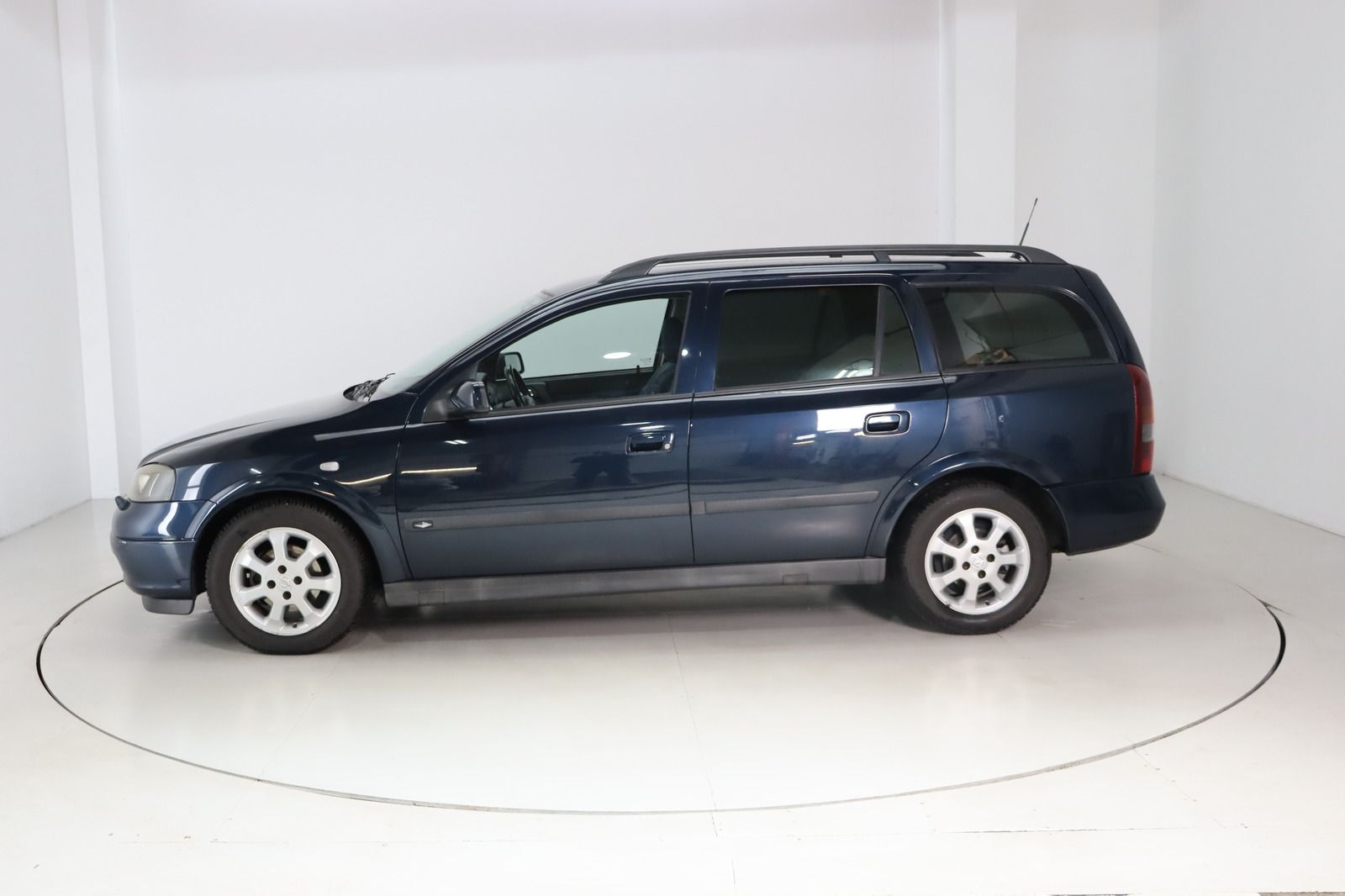 Fahrzeugabbildung Opel Astra 1.6 Fresh * Xenon * Klima