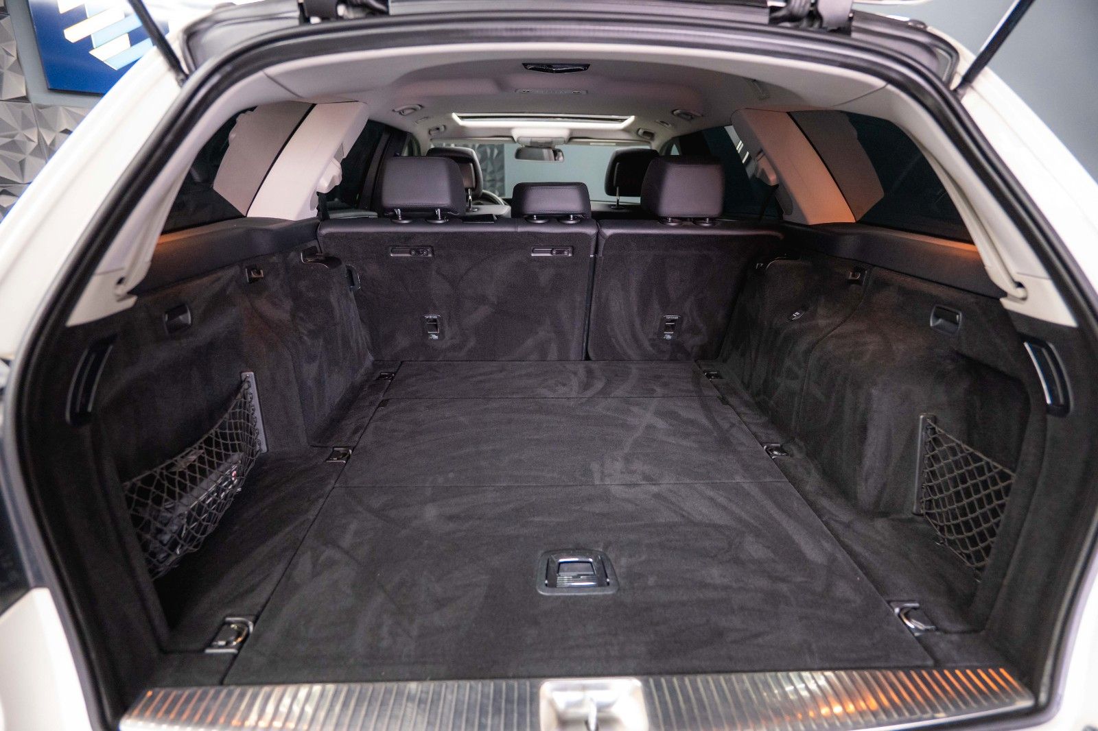 Fahrzeugabbildung Mercedes-Benz E 220 T CDI BlueEfficiency Avantgarde *Bi-Xenon*