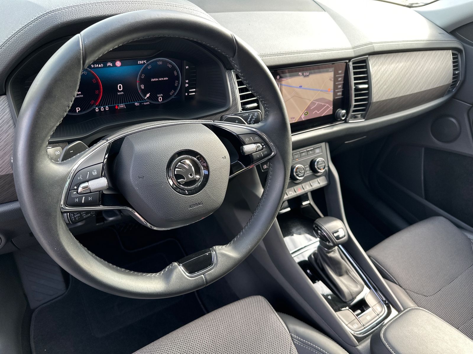 Fahrzeugabbildung SKODA Kodiaq 2.0 TDI DSG Style NAV+LED+19ZO+KAMERA+AHK