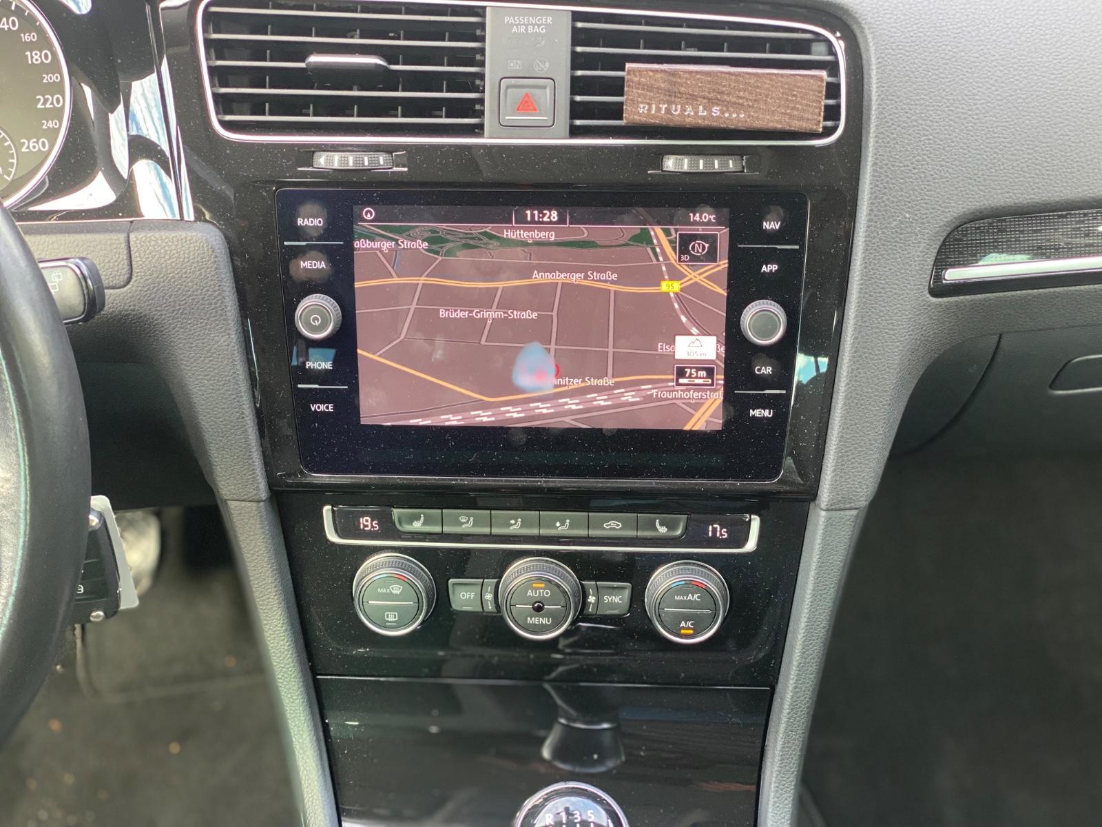 Volkswagen Golf 1.4 TSI BMT 92kW Highline Navi Sitzheizung