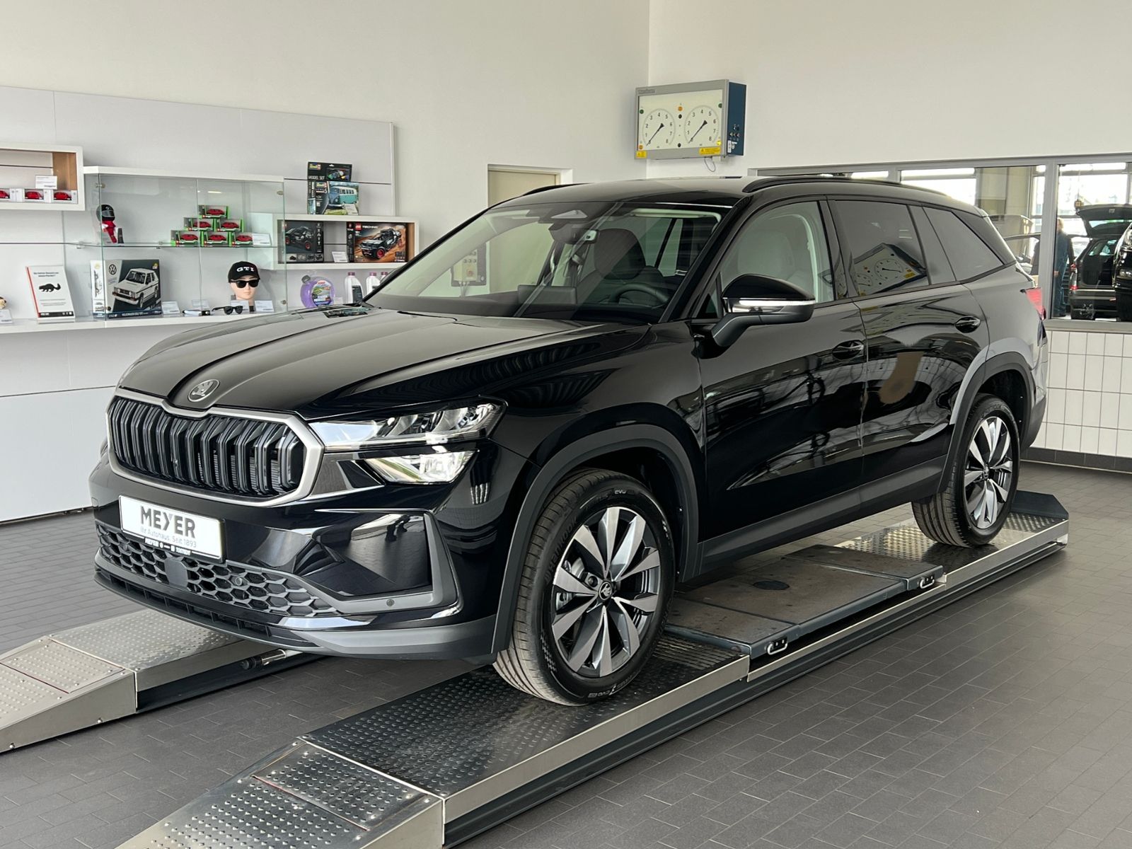 Fahrzeugabbildung SKODA Kodiaq  Selection 2.0 TDI DSG 4x4 * LED,Navi,AHK