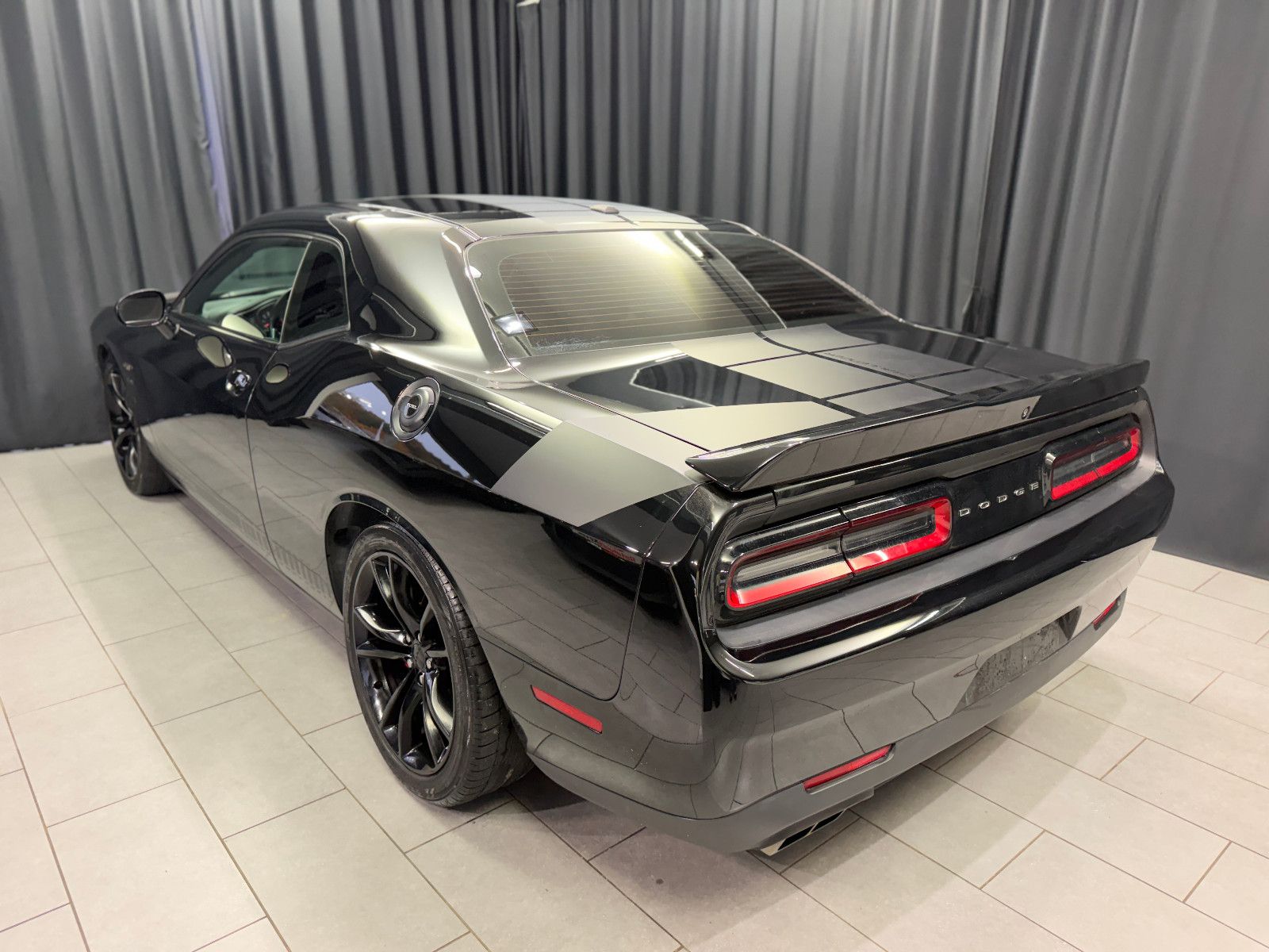 Fahrzeugabbildung Dodge Challenger 5.7 RT|LEDER|NAVI|SCHIEBEDACH|