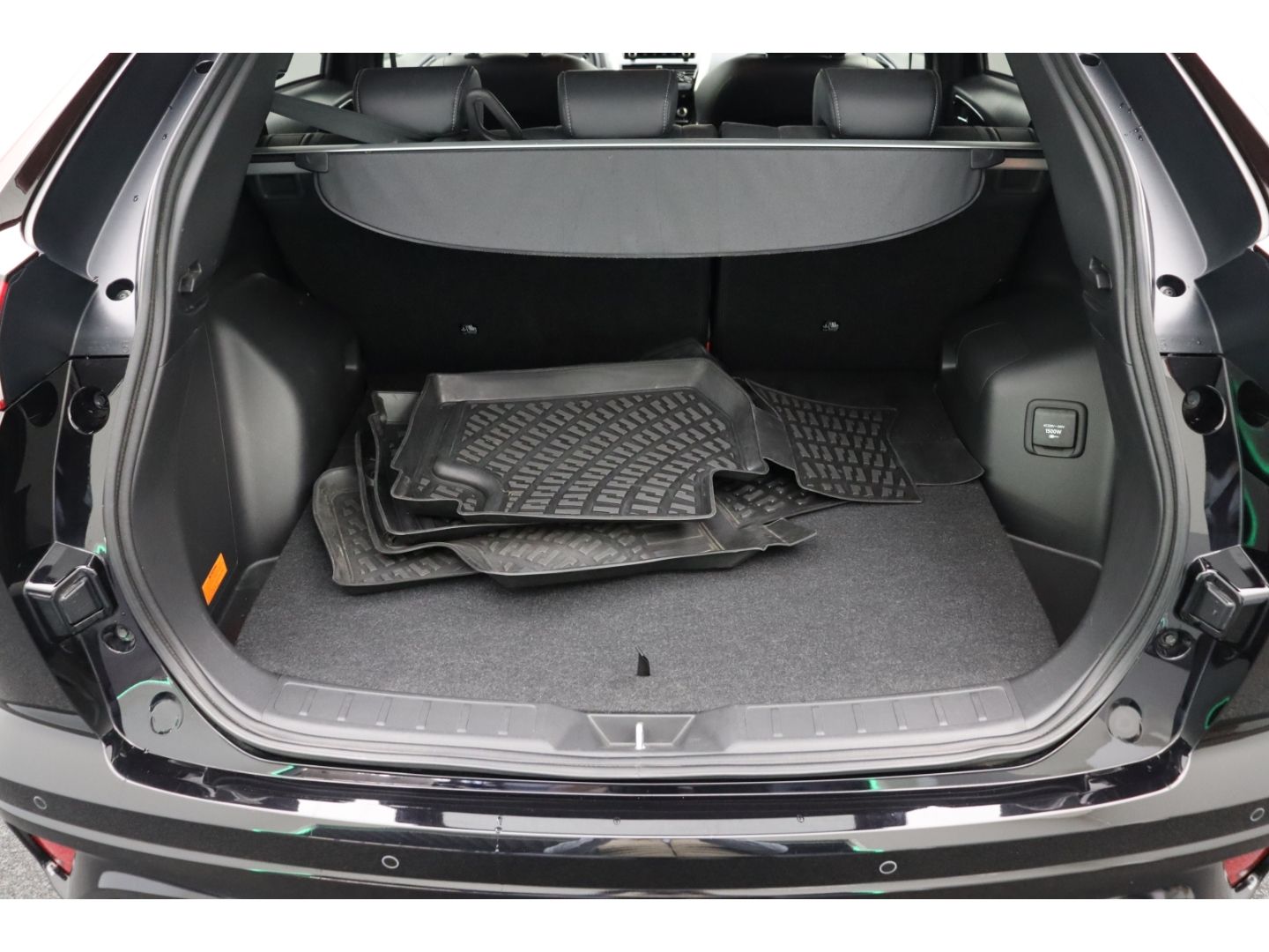Fahrzeugabbildung Mitsubishi Eclipse Cross Plus Select 2.4 4WD ACC 360 Kamera