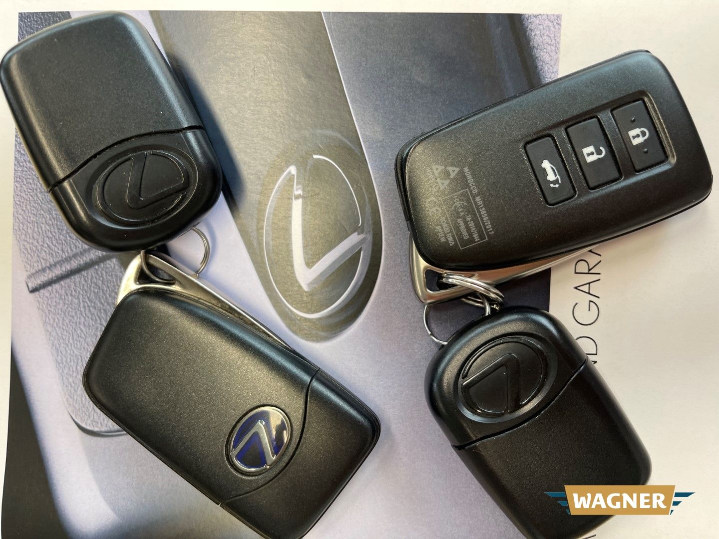 Fahrzeugabbildung Lexus RX 450h AWD hL Leder Keyless Kamera Pano