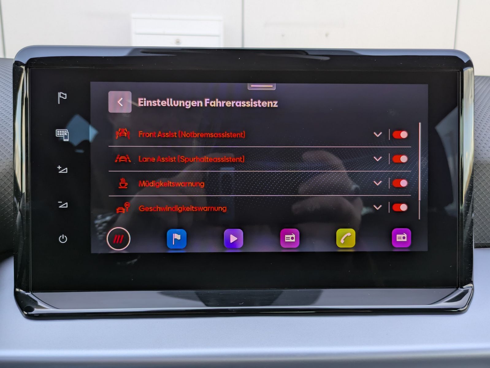 Fahrzeugabbildung SEAT Arona 1.0 TSI FR DSG AHK*ACC*LED*APP*DAB*KAMERA