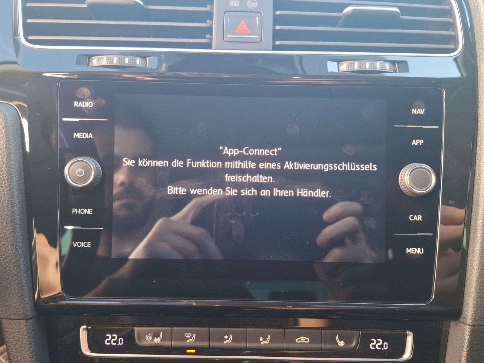Fahrzeugabbildung Volkswagen Golf VII TSI Higline LED AHK Navi Pano ACC RFK S